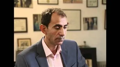 ما هي أسباب طرد الإعلامي يسري فودة من 