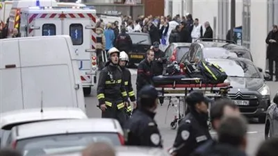 هل العملية إرهابية؟.. تعرف على تفاصيل حادث الطعن في باريس