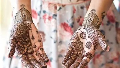 أجمل نقوشات حناء العروس لهذا العام (صور)