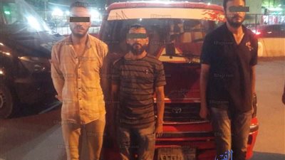 القبض على سائق وشقيقه وراء سرقة السيدات داخل ميكروباص بالمقطم