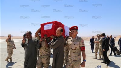 عاجل.. وصول جثمان شهيد قنا لتوديعه إلى مثواه الأخير (صور)