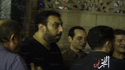 حسام حسني في عزاء  ابنة الفنانة عقيلة راتب بـ عمر مكرم (صور)