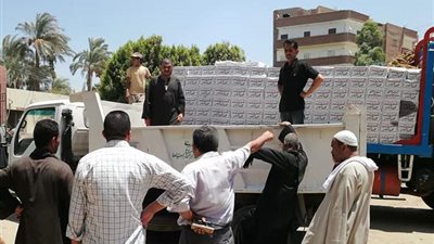 توزيع 7300 كرتونة سلع غذائية على القرى الأكثر احتياجا في كفر الشيخ