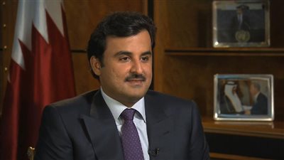 أمير قطر يهدر أموال شعبه ويهدى 