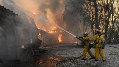 عاجل.. حرائق وانفجارات تهز بلدتين في ولاية ماساتشوستس الأمريكية