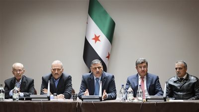 رئيس هيئة التفاوض السورية تعلن عقد اجتماعا مع المجموعة المصغرة حول سوريا