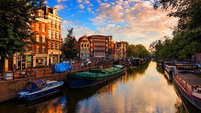 سر تسمية هولندا بالأراضي المنخفضة 