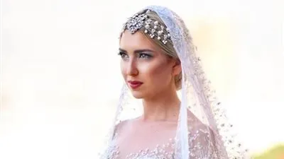 تسريحات شعر مع طرحة للعروس الرومانسية