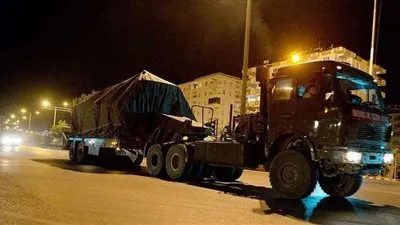 تركيا تدفع بمزيد من التعزيزات إلى حدودها مع سوريا