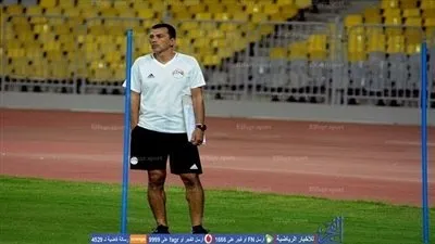 تعليق ناري من مدرب المنتخب بشأن اعتزال 