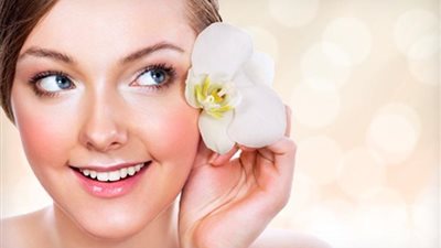 جربي خلطة بياض الثلج لتنعيم وتفتيح البشرة 