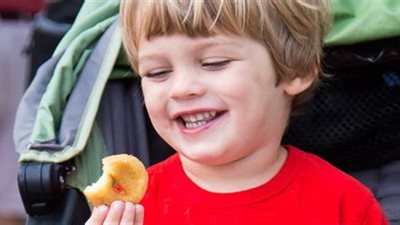 ما هي علاقة المنظفات المنزلية ببدانة الأطفال؟!