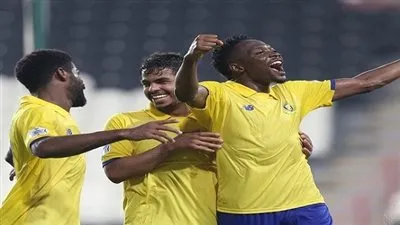 أحمد موسى يقود النصر السعودي للصدارة بهاتريك في شباك القادسية 