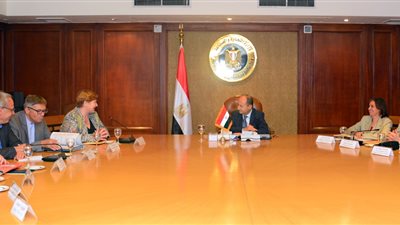  وزير التجارة يبحث تعزيز التعاون المصرى الألماني فى مجالات المشروعات الصغيرة والمتوسطة 