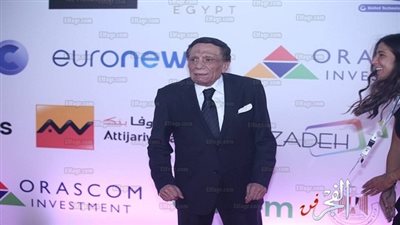 عادل إمام يعيد لأذهان محبيه 