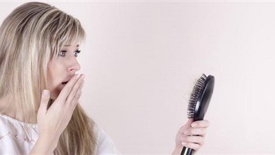 تعرفي على حالات تساقط الشعر التي تستلزم استشارة الطبيب