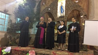 سفير الفاتيكان يزور كاتدرائية القديس أنطونيوس للأقباط الكاثوليك بالفجالة (صور)