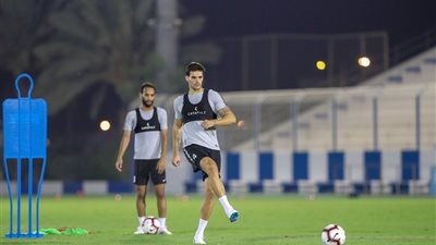 الهلال السعودي يعاود تدريباته اليوم الخميس.. والرئيس يجتمع باللاعبين