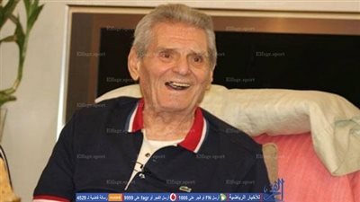 جماهير الأهلي تنعي عادل هيكل في لقاء حوريا