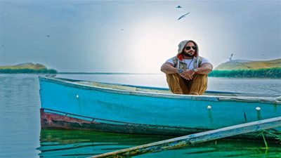 جولة مع الفنانين.. أحمد مكي سعيد بنجاح أغنية 