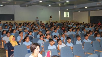 عرض مذهل لطلاب مدرسة يابانية يثير دهشة الجميع (فيديو)