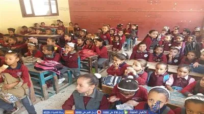 مهزلة بسبب الكثافة الطلابية في مدارس الإسماعيلية (فيديو وصور)