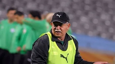 أسطورة الجزائر يدعم محمد صلاح للفوز بأفضل لاعب في العالم