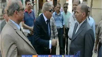 شاهد.. محافظ المنيا ينفعل على مدير إدارة تعليمية بسبب التقصير (فيديو)