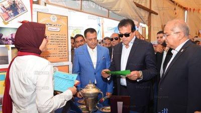 وزير التعليم العالي يتفقد جامعة أسيوط في أول أيام الدراسة (صور)