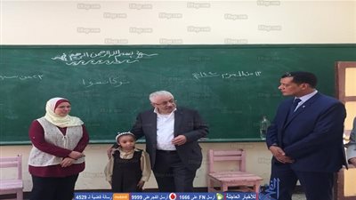 شوقي يتابع تطبيق النظام التعليمي الجديد بأول يوم دراسي بمحافظة بأسيوط (صور)