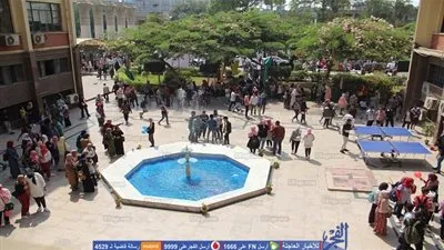 ازدحام ببوابات جامعة عين شمس في ثاني أيام الدراسة (صور)
