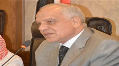 وقف 2 من مشرفي النظافة بالجيزة عن العمل