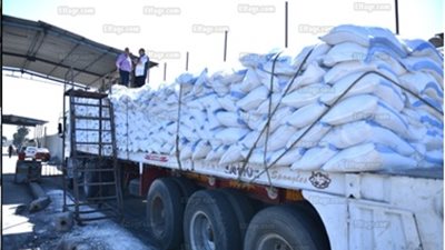 إحباط تهريب 5 طن ملابس أجنبية الصنع بمحور قناة السويس