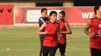 نجم بيراميدز يوجه نصحية لشقيقه في الأهلي