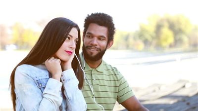 4 عبارات رومانسية قوليها لزوجك لحياة سعيدة