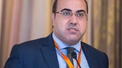 خبير اقتصادي يُطالب بخصخصة إدارة الشركات العامة لرفع مستواها وتطويرها