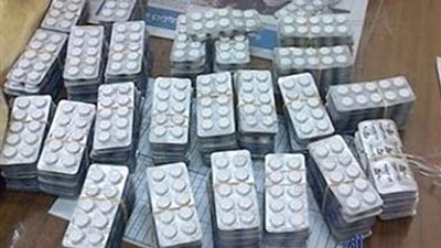 ضبط 8 آلاف قرص مخدر بحوزة راكب قبل سفره بمطار القاهرة