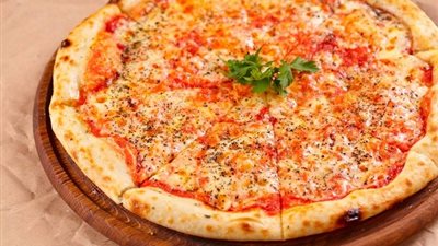 طريقة عمل البيتزا المارجريتا