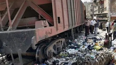 التحقيقات تكشف تفاصيل خروج قطار عن القضبان في إمبابة (صور)
