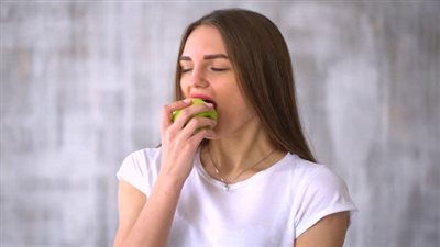 رجيم التفاح وسيلتك لحرق الدهون خلال 5 أيام فقط!