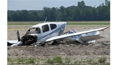 إصابة 3 إسرائيليين جراء تحطم طائرة خفيفة في مدينة هرتسيليا