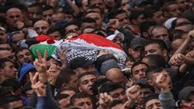 الفلسطينيون يشيعون شهداء 