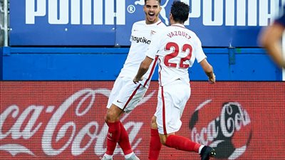 إشبيلية يواصل نغمة الانتصارات ويسحق إيبار بثلاثية