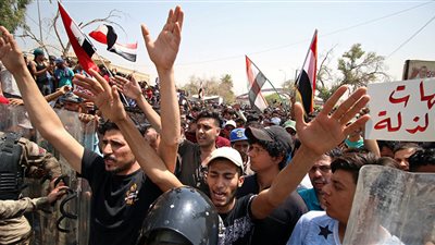 مسؤول عراقي بالبصرة يعلن نزوح أكثر من 140 عائلة من قضاء الفاو