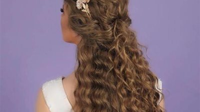 4 تسريحات للعروس صاحبة الشعر المجعد