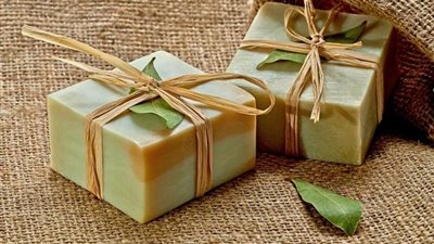 طريقة تحضير صابونتي البابايا والغار 