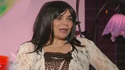 عزة كامل تطالب قومي الأمومة بمقاضاة المعتدي على 