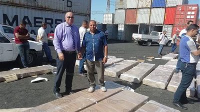 إحباط محاولة تهريب كمية كبيرة من المكملات الغذائية بميناء الإسكندرية (صور)