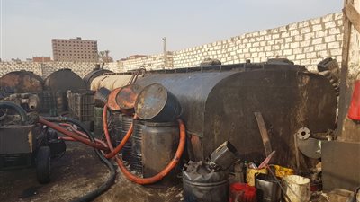 ضبط 20 ألف لتر زيوت محركات غير صالحة للاستهلاك في الإسكندرية 