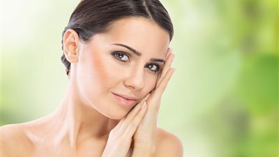 خلطة طبيعية مذهلة لتهدئة انتفاخ الوجه